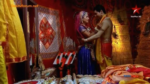 427307_481902448486959_950366376_n - Naksh Rasleela Scene 16th Aug 2012