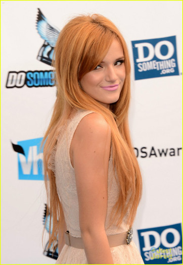 bella-thorne-do-something-awards-11 - Bella Thorne Do Something Awards 2012