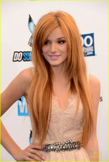 bella-thorne-do-something-awards-03 - Bella Thorne Do Something Awards 2012