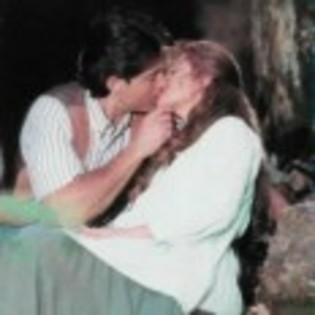 Esmeralda_1237144492_1_1997