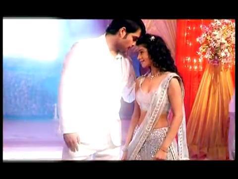 392161_234320753306705_461563722_n