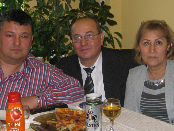 Picture 157; Alaturi de nasi,familia CONSTANTIN,VASILE SI COCA
