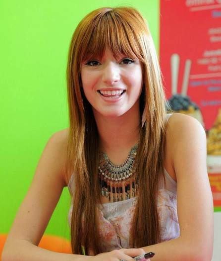 bella-thorne-yoblenz-03