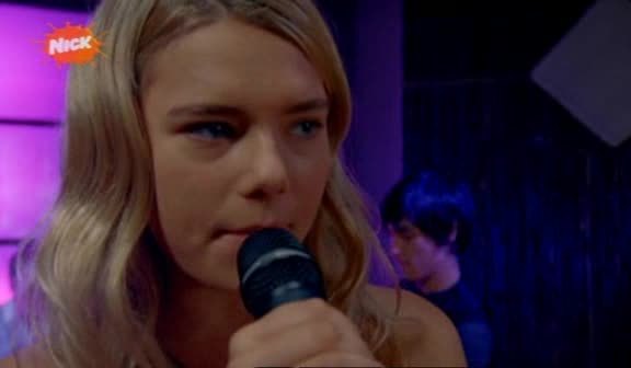 vlcsnap-00199 - Indiana Evans
