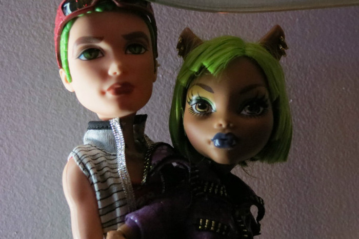 deuce_gorgon_and_clawdeen_wolf_by_alvyna-d5awx35