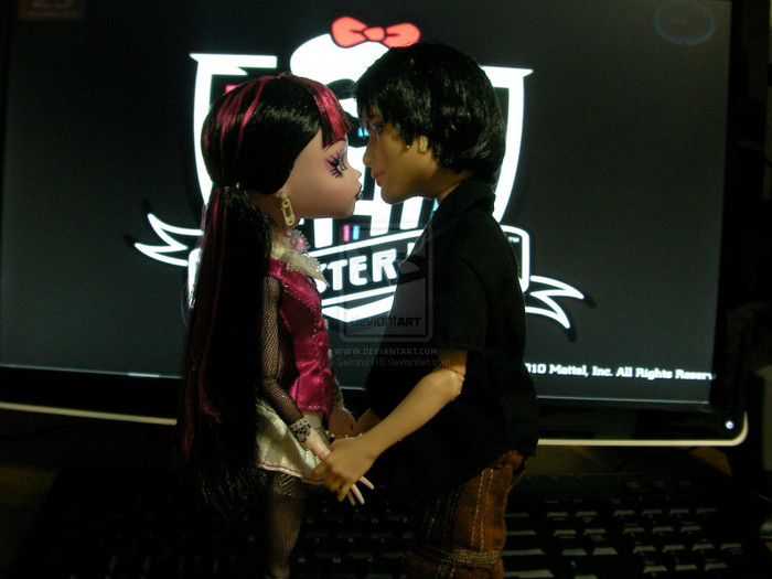 go_on_and_kiss_the_girl_by_sakurah18-d35jnk0 - monster high 2