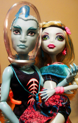 mh___the_happy_fish_couple_by_mistralla-d4hgoti - monster high 2