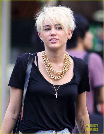 miley-cyrus-intervention-reports-are-ridiculous-02 - Miley Cyrus Intervention Reports Are Ridiculous