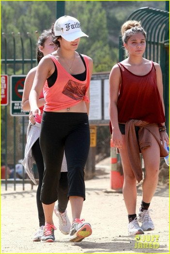 vanessa-hudgens-hiking-stella-08