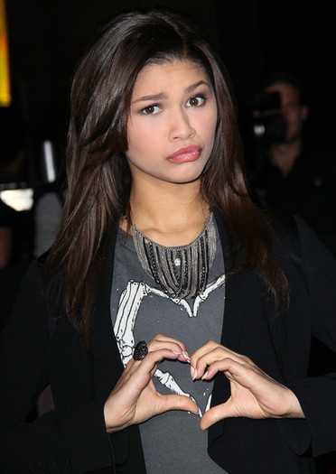 Zendaya+Coleman+Premiere+Walt+Disney+Pictures+puC6UqoSRpul - Poze Cu Zendaya Coleman