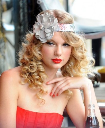 17 - Taylor  Swift