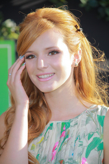 Bella%20Thorne-IHA-007129 - Bella Thorne Si Zendaya Coleman