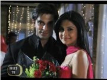 418282_416106718427137_794294254_a - jennifer winget11
