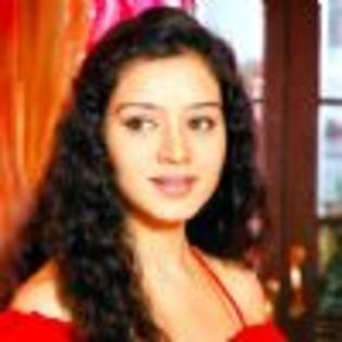 171909-sukirti-kandpal-as-dr-riddhima