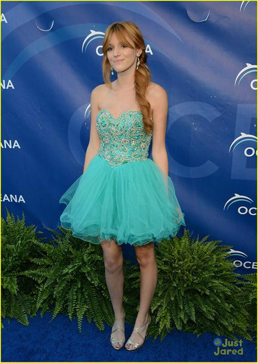 bella-thorne-seachange-party-10 - Poze cu Bella Thorne