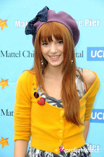 thorne4a212 - Poze cu Bella Thorne