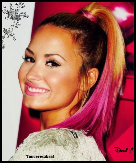 demi lovato (97) - 0-0 Jumatate de An pe SunPhoto 0-0