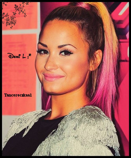 demi lovato (99) - 0-0 Jumatate de An pe SunPhoto 0-0