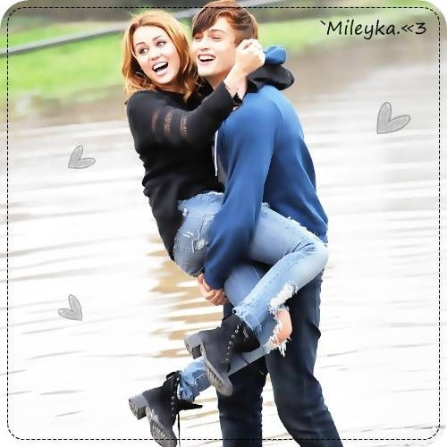 Taylor;Bine incetez... Heidii:Mersi mult! - Pe tocuri inalte-movie