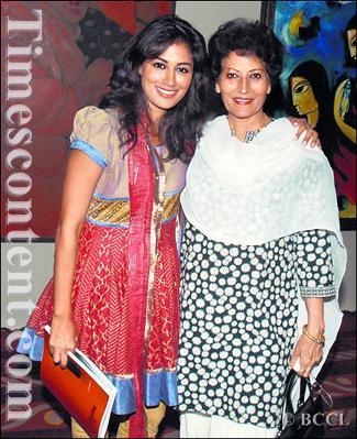 416783_220959977996736_482165625_n