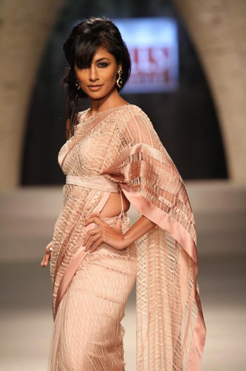 431673_376051139088347_541510167_n