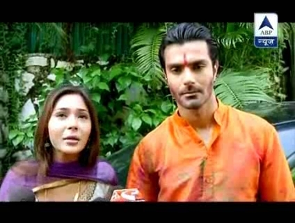 00_01_33 - sara khan17