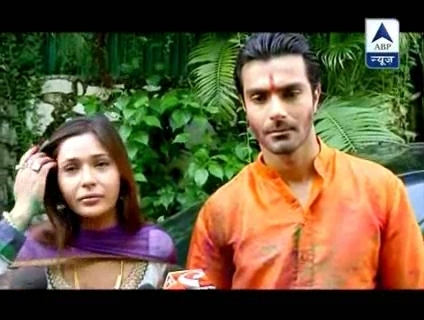 00_01_34 - sara khan17