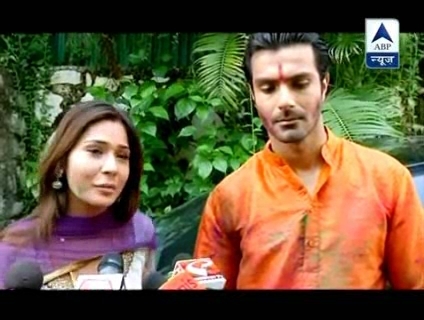00_01_42 - sara khan17