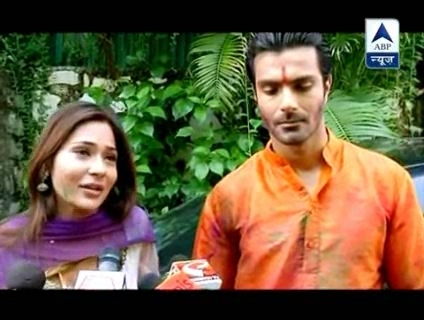 00_01_43 - sara khan17
