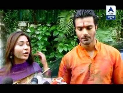 00_01_46 - sara khan17