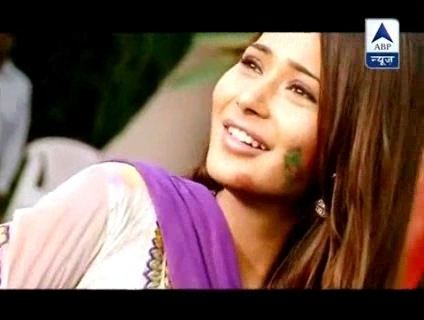00_01_51 - sara khan17