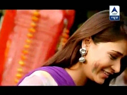 00_01_54 - sara khan17