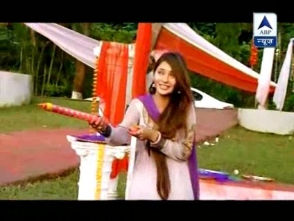 00_01_56 - sara khan17
