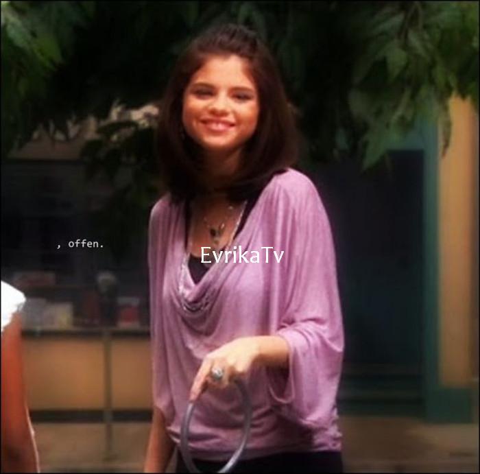 - [ se uita la ea. :)