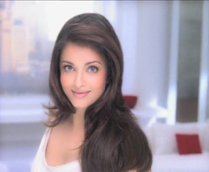 69036824_UKWDRNC3 - AISHWARYA RAI IN RECLAME-LOREAL PARIS ETC