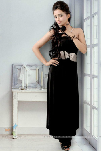395298_347464878605364_1530199982_n - xxParul Chauhan - Raginixx