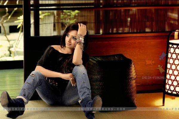 420094_347464981938687_781239461_n - xxParul Chauhan - Raginixx