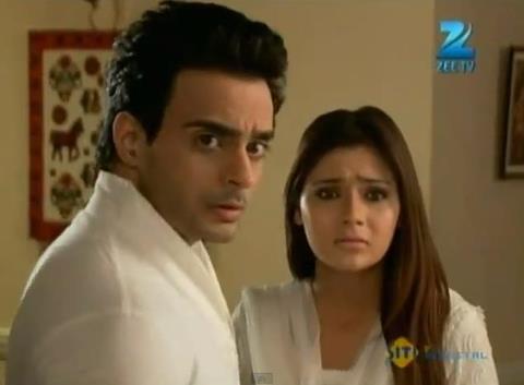 308388_341242645966673_149035569_n - sara khan17