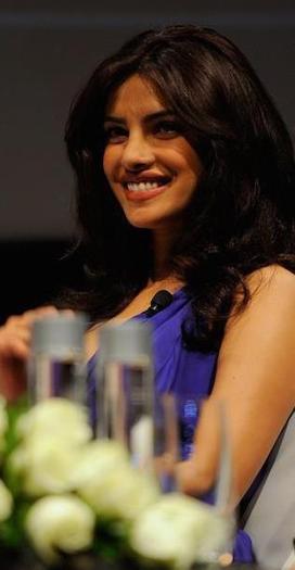 378545_254135801314727_807848858_n - 0 Priyanka Chopra