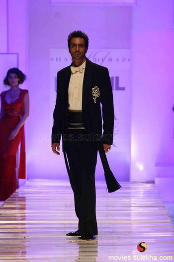 197594_194173243955841_6823104_n