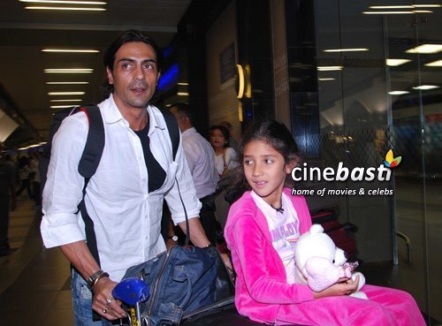 390640_317277974978700_1415734363_n