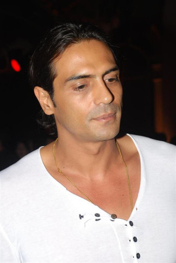 402045_330518530321311_37964121_n