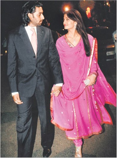 376628_453704724674101_1792909014_n