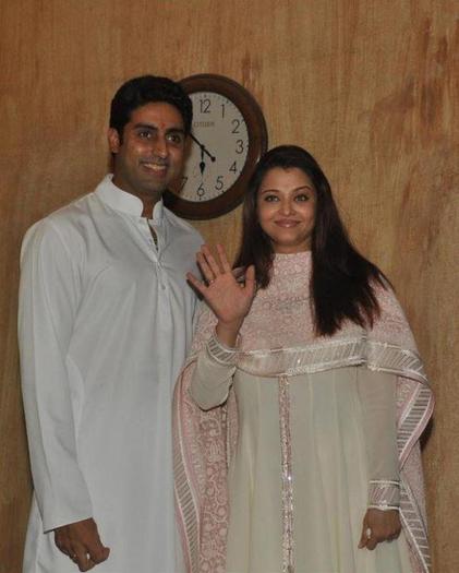 380889_242839675780601_1341436826_n