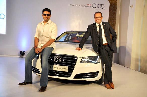 422337_475719779119863_61990408_n