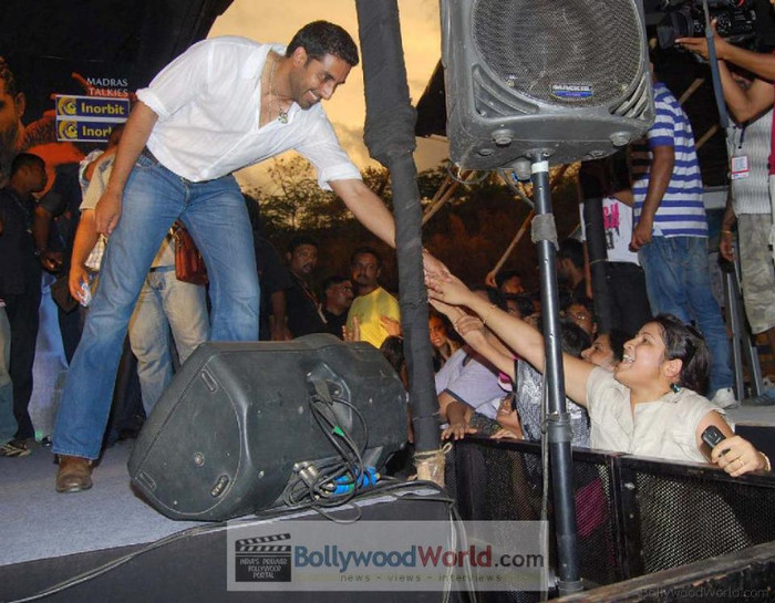 521922_436341906410383_507858710_n