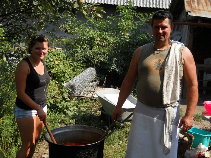 ..aşteaptă clienţii