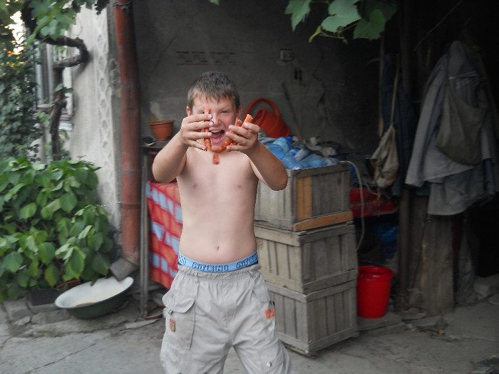 staaai să-mi pun şi cârnaţul...