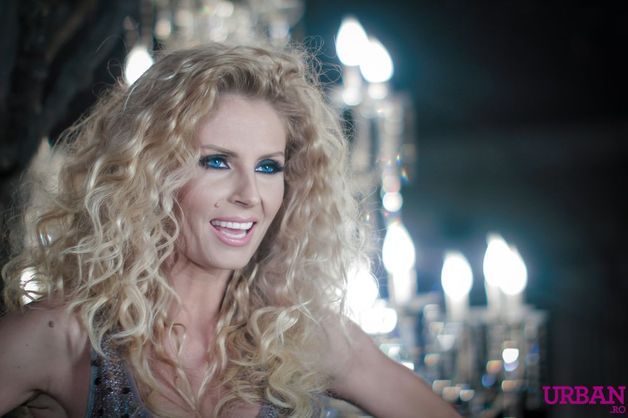 filmari-laurentiu-duta-ft-andreea-banica---shining-hearts-urbanro--15-_tb628 - Andreea Banica