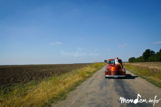 Anya-Beautiful-World-3_tb628 - Anya